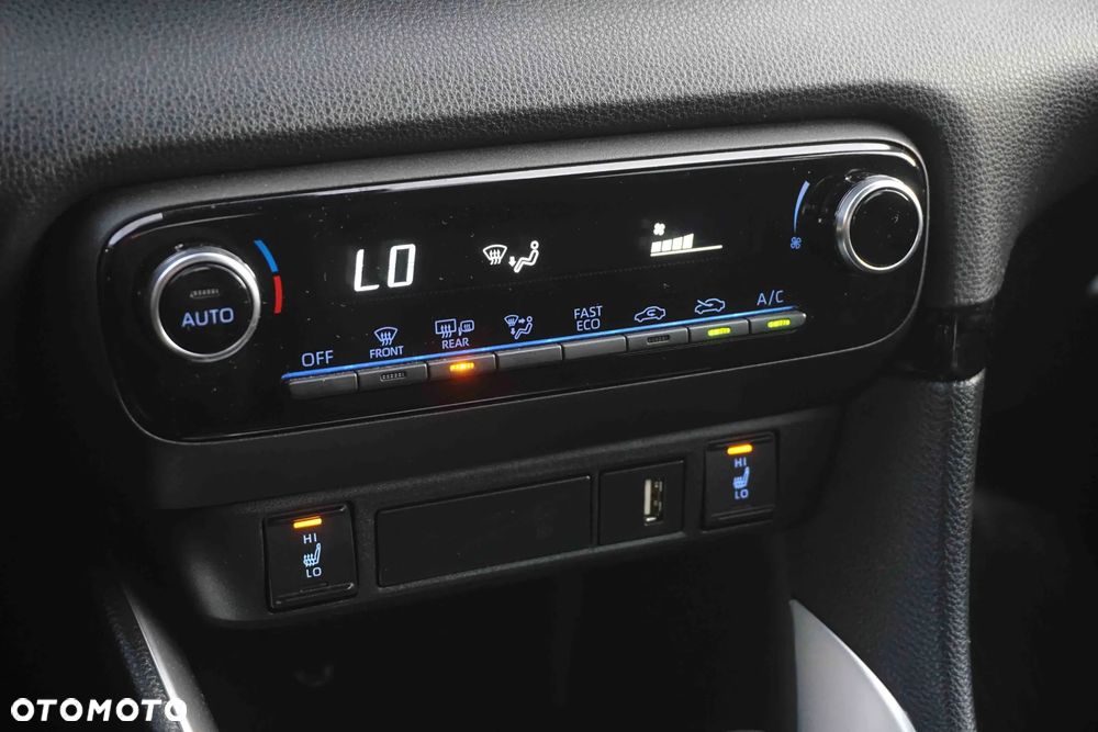 Toyota Yaris Hybrid 1.5 Style - 28
