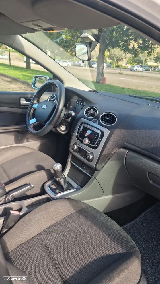 Ford Focus 1.6 TDCi Ghia - 11
