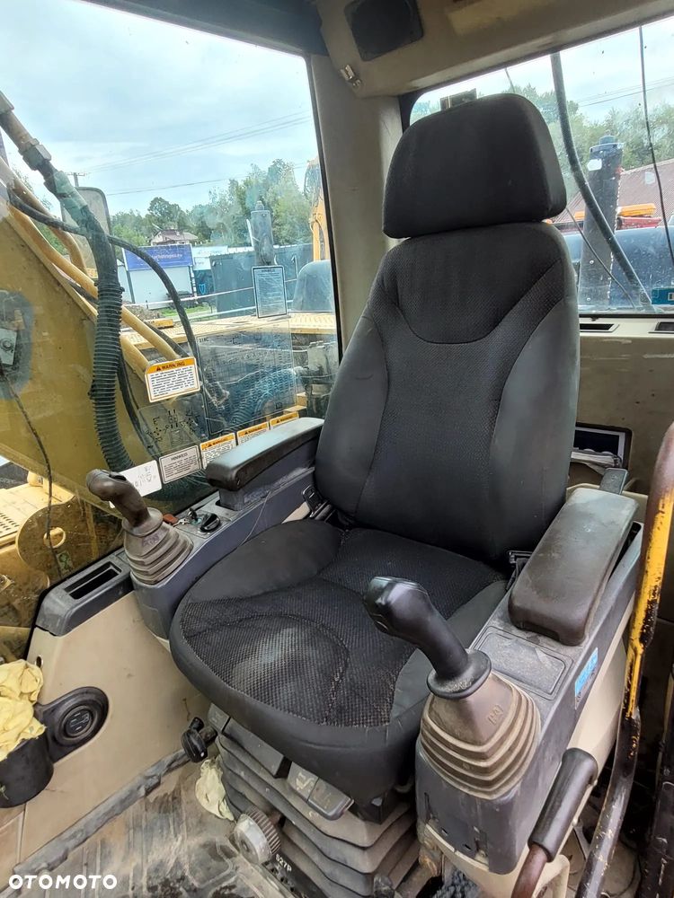 Caterpillar 318C - 15