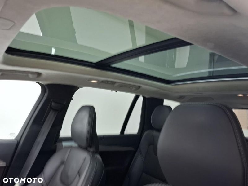 Volvo XC 90 T8 AWD Plug-In Hybrid Plus Black Edition 7os - 17