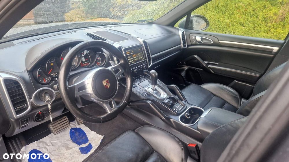 Porsche Cayenne - 9