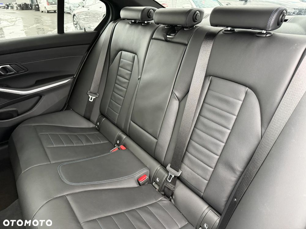 BMW Seria 3 320i GPF M Sport - 33
