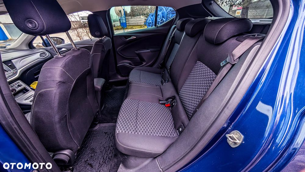 Opel Astra 1.2 T Edition S&S - 21