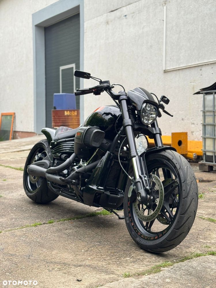 Harley-Davidson Softail FXDR - 5