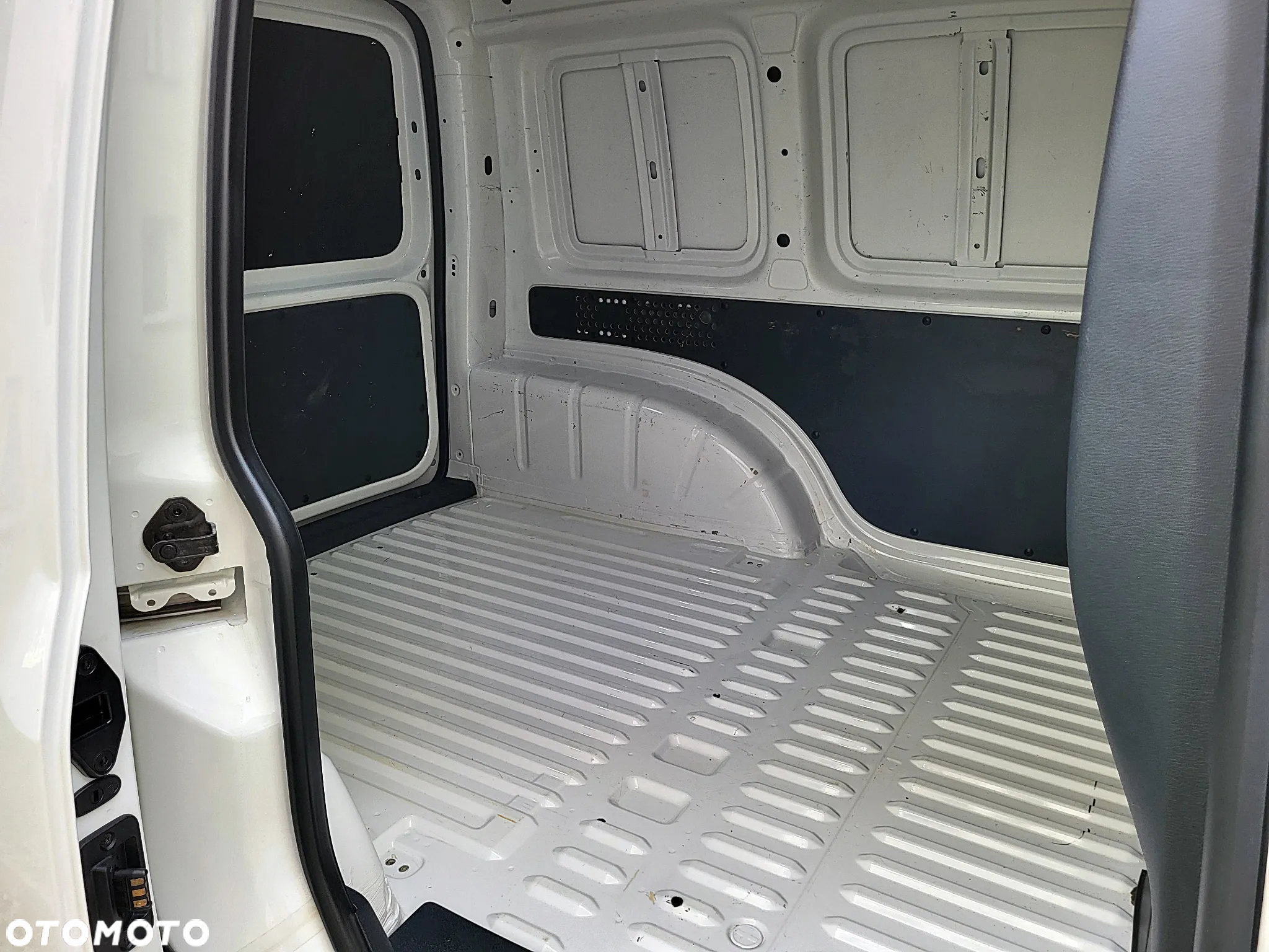 Volkswagen CADDY - 9