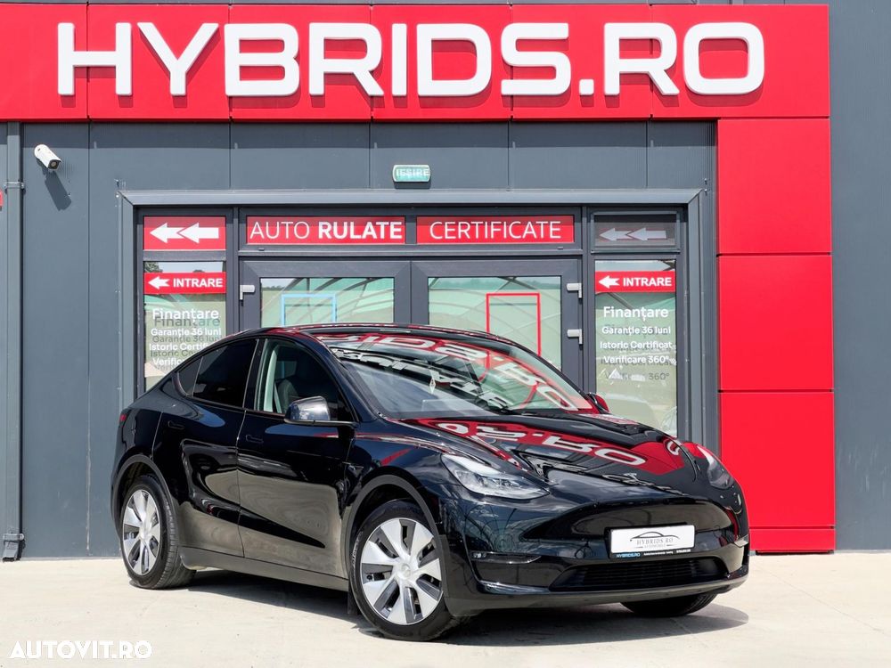 Tesla Model Y - 8