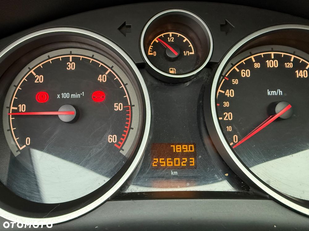 Opel Astra 1.9 CDTI Sport - 20