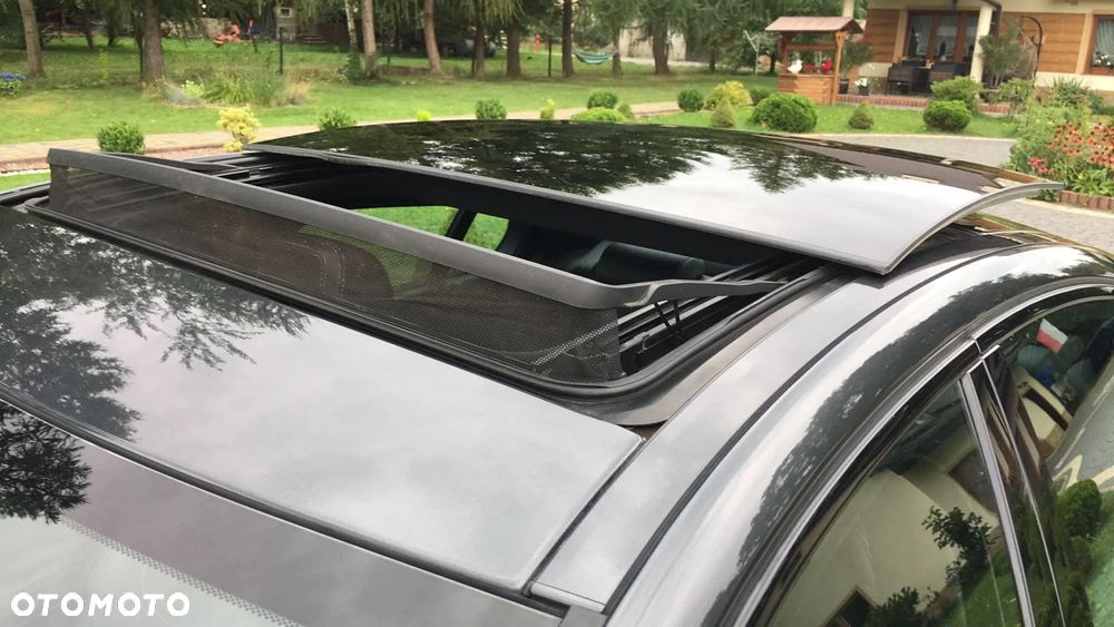 Jaguar XE 2.0 D R-Sport - 4