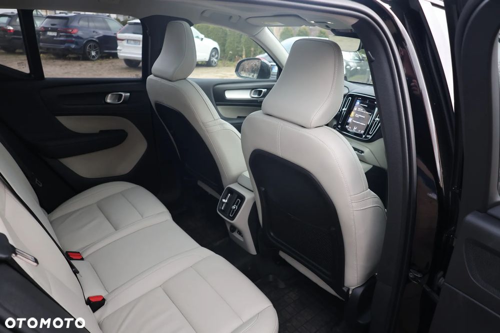 Volvo XC 40 T5 AWD Momentum - 22