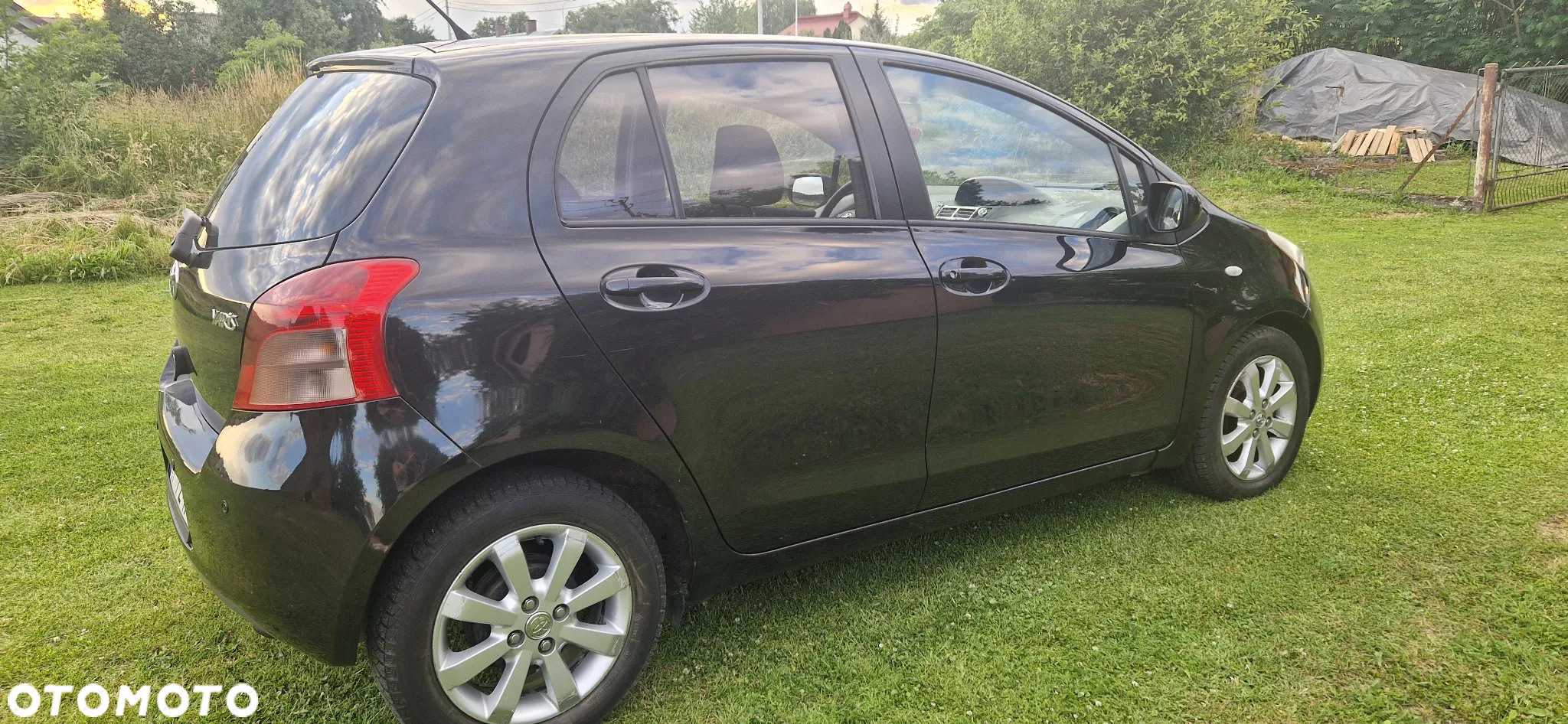 Toyota Yaris - 24
