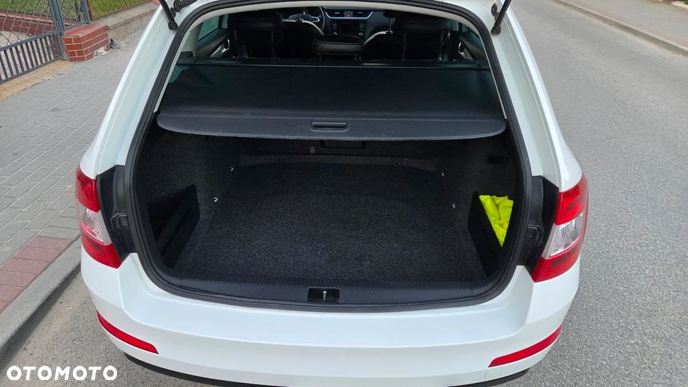 Skoda Octavia 1.6 TDI DPF DSG Elegance - 27