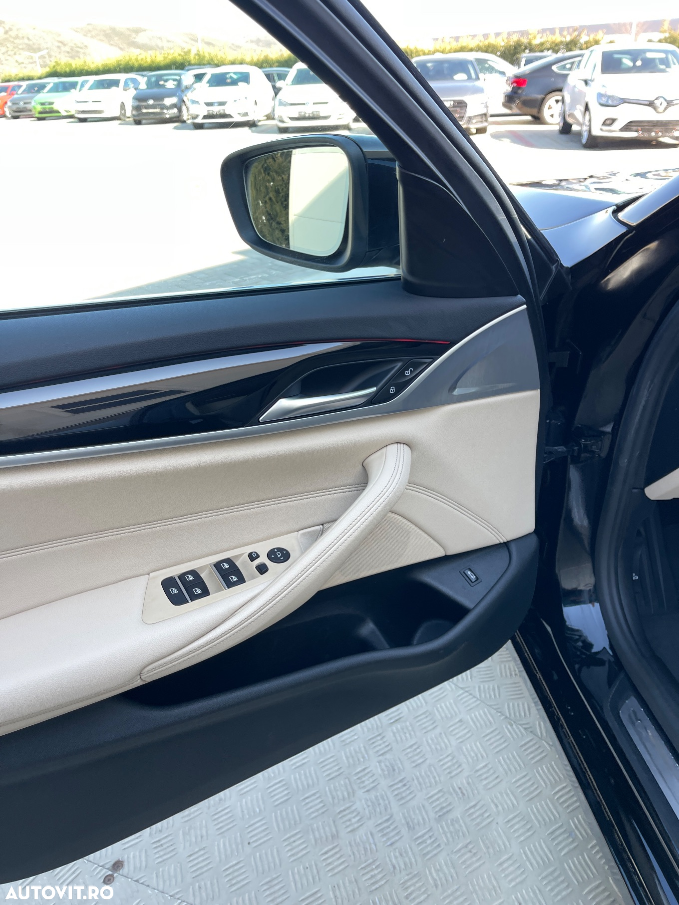 BMW Seria 5 520i AT MHEV - 29