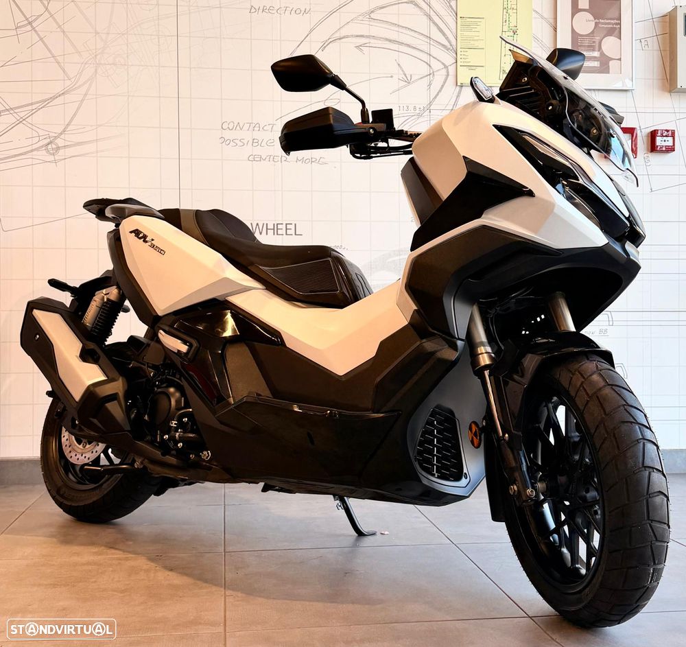 Honda ADV 350 - 1