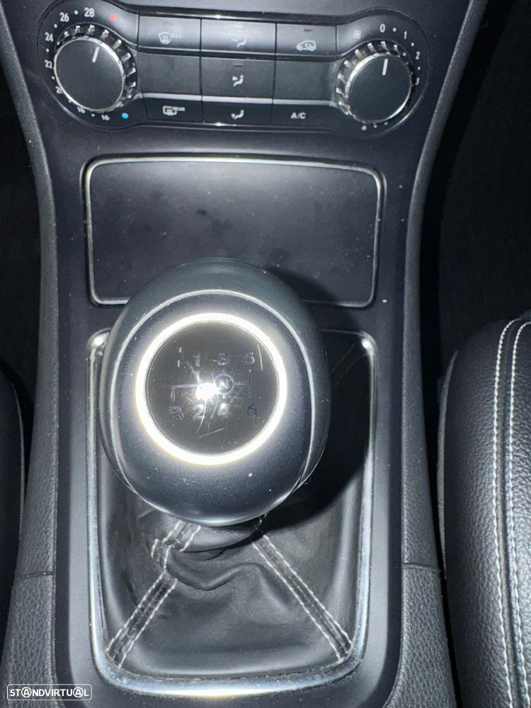 Mercedes-Benz B 180 d Urban - 33