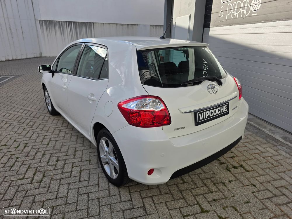 Toyota Auris 1.33 VVT-i Exclusive - 29