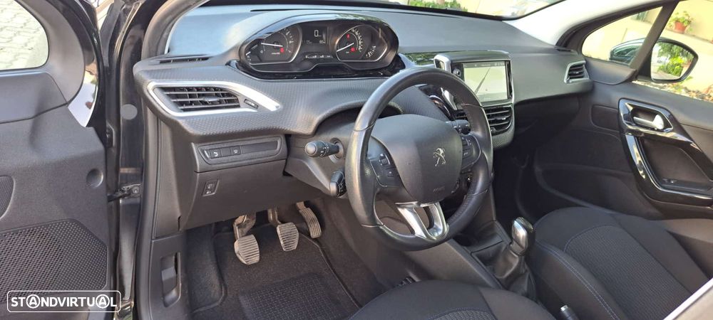 Peugeot 208 1.2 PureTech Signature - 10