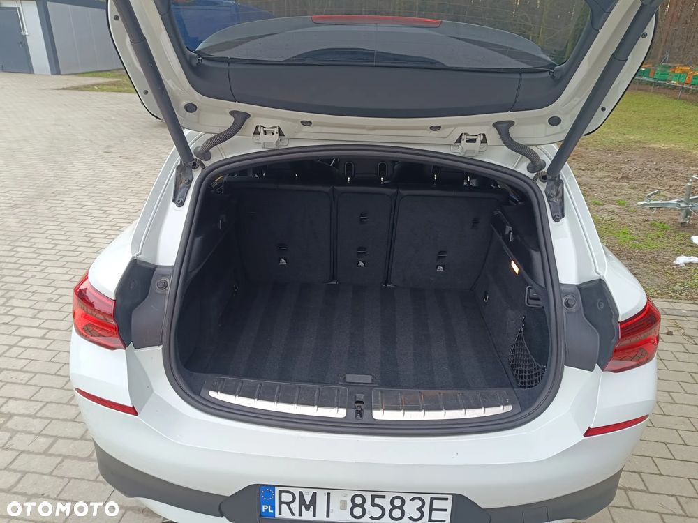 BMW X2 sDrive20i Advantage Plus - 12