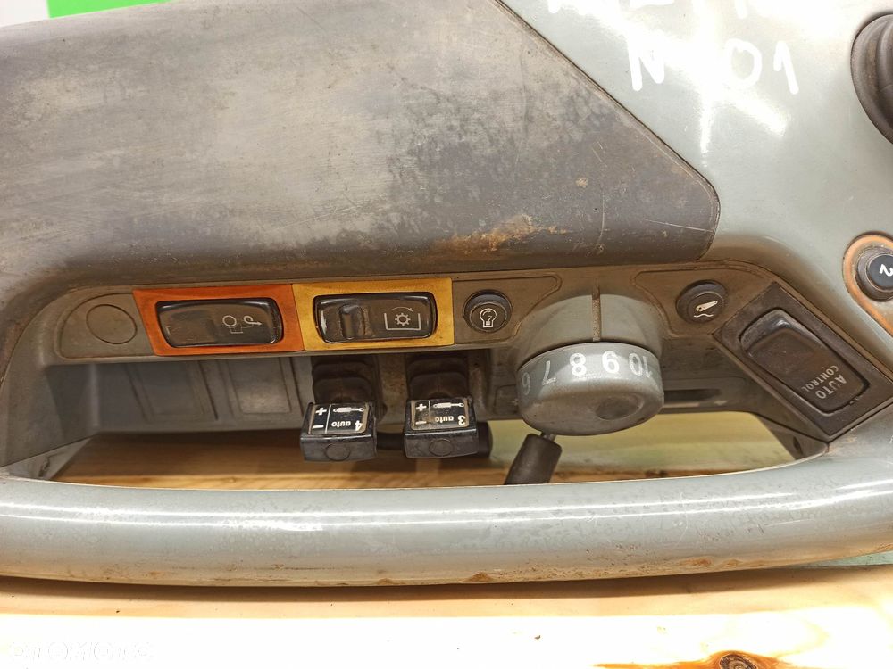 Podłokietnik Valtra N 163  (104015097) - 4
