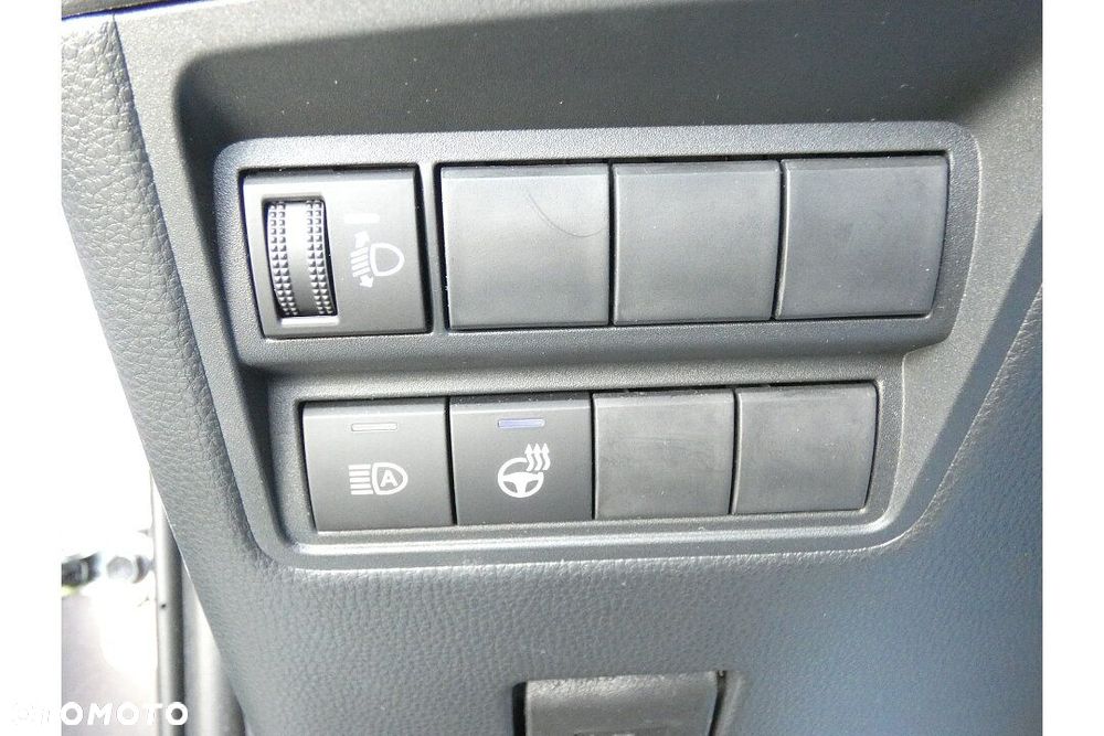 Mazda 2 Hybrid - 10