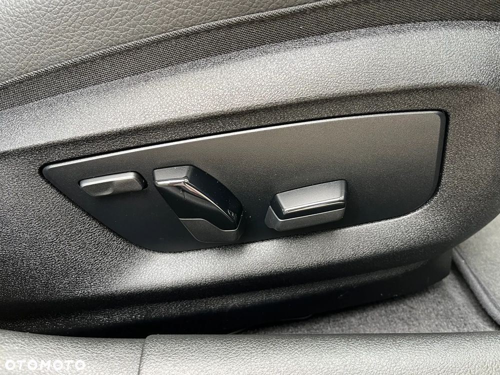 BMW Seria 5 520d xDrive - 26