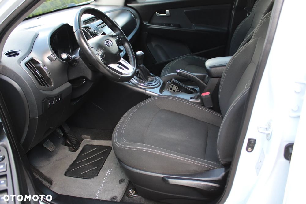 Kia Sportage 2.0 L - 7