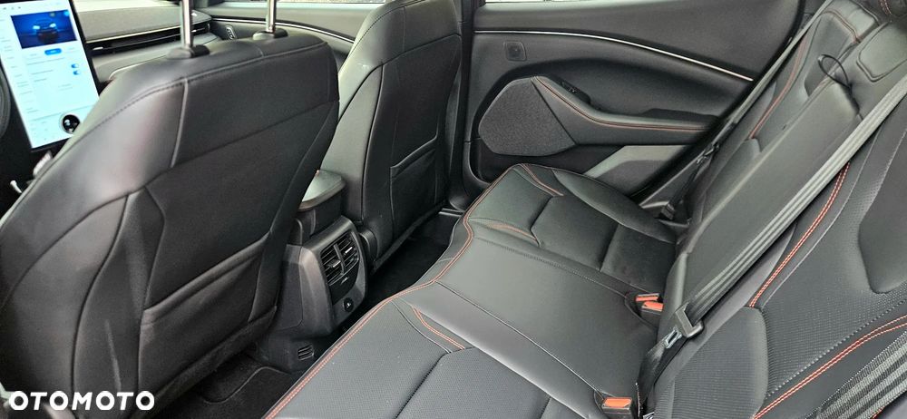 Ford Mustang Mach-E 88 kWh AWD Premium - 20