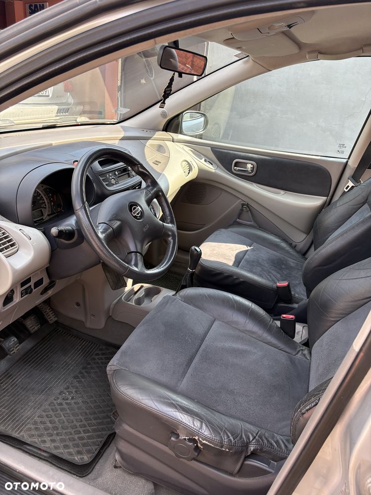 Nissan Almera Tino - 5