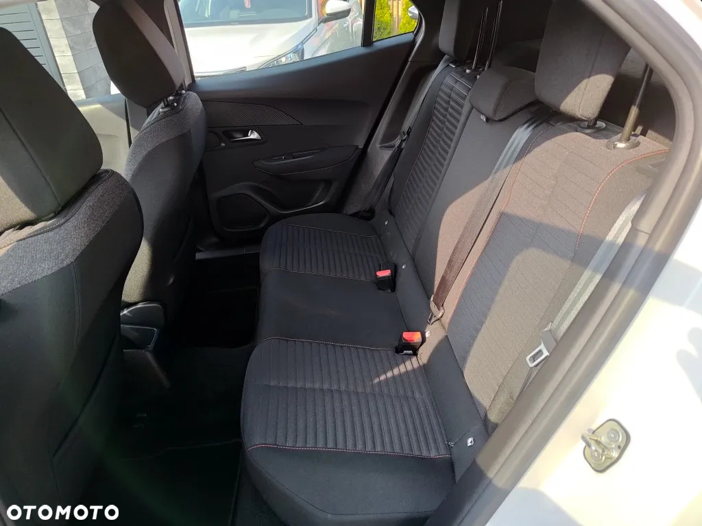 Peugeot 2008 1.5 BlueHDi Allure Pack S&S EAT8 - 11