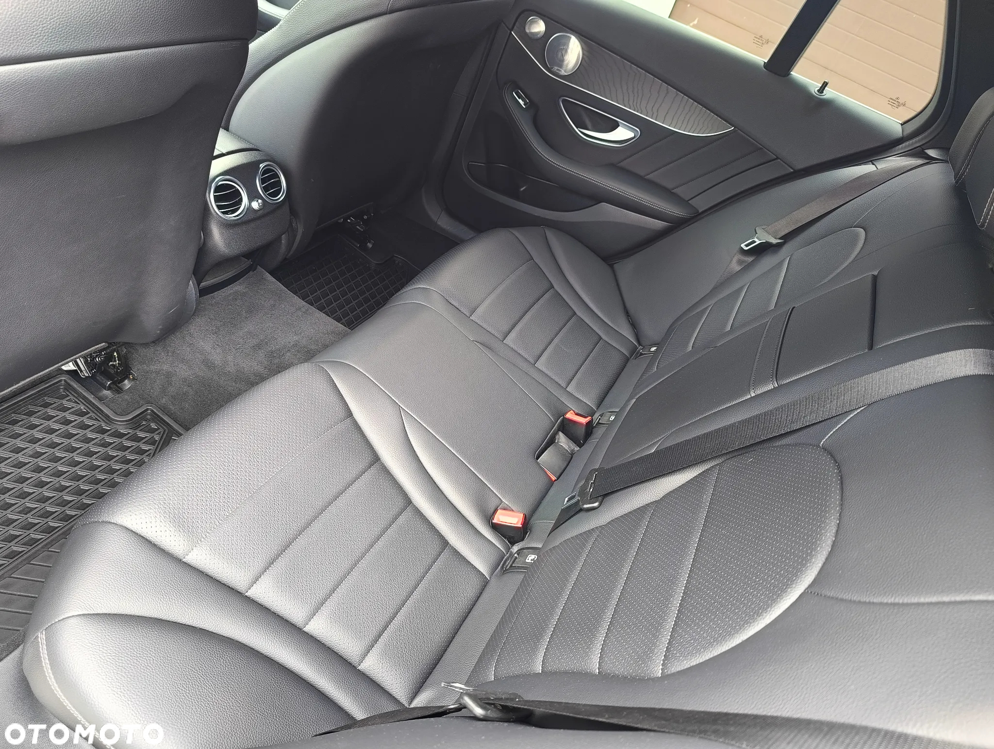 Mercedes-Benz Klasa C 200 4-Matic 9G-TRONIC - 14