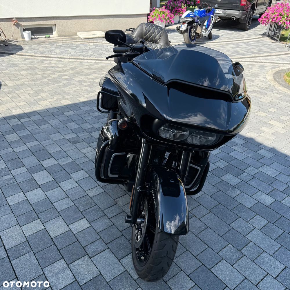 Harley-Davidson Touring Road Glide - 2