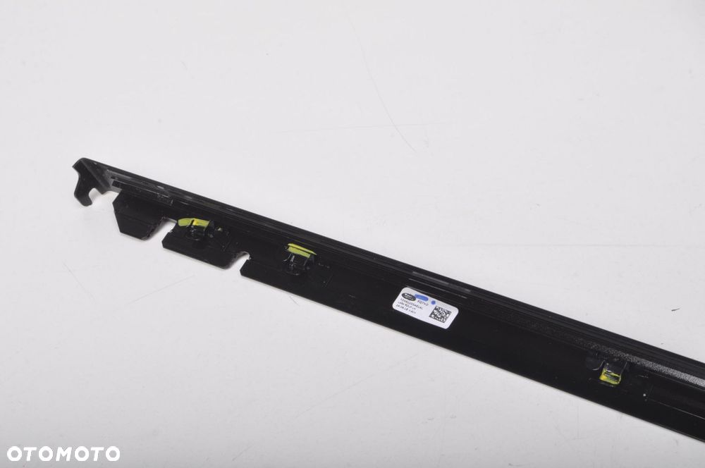 RANGE ROVER L494 LISTWA SZYBY TYLNA LEWA - 8