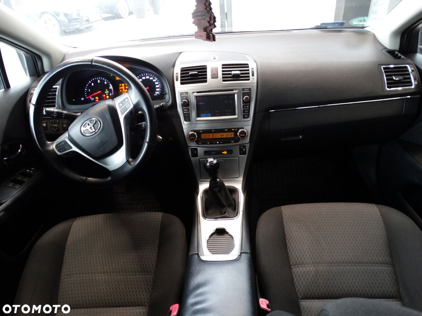 Toyota Avensis - 17