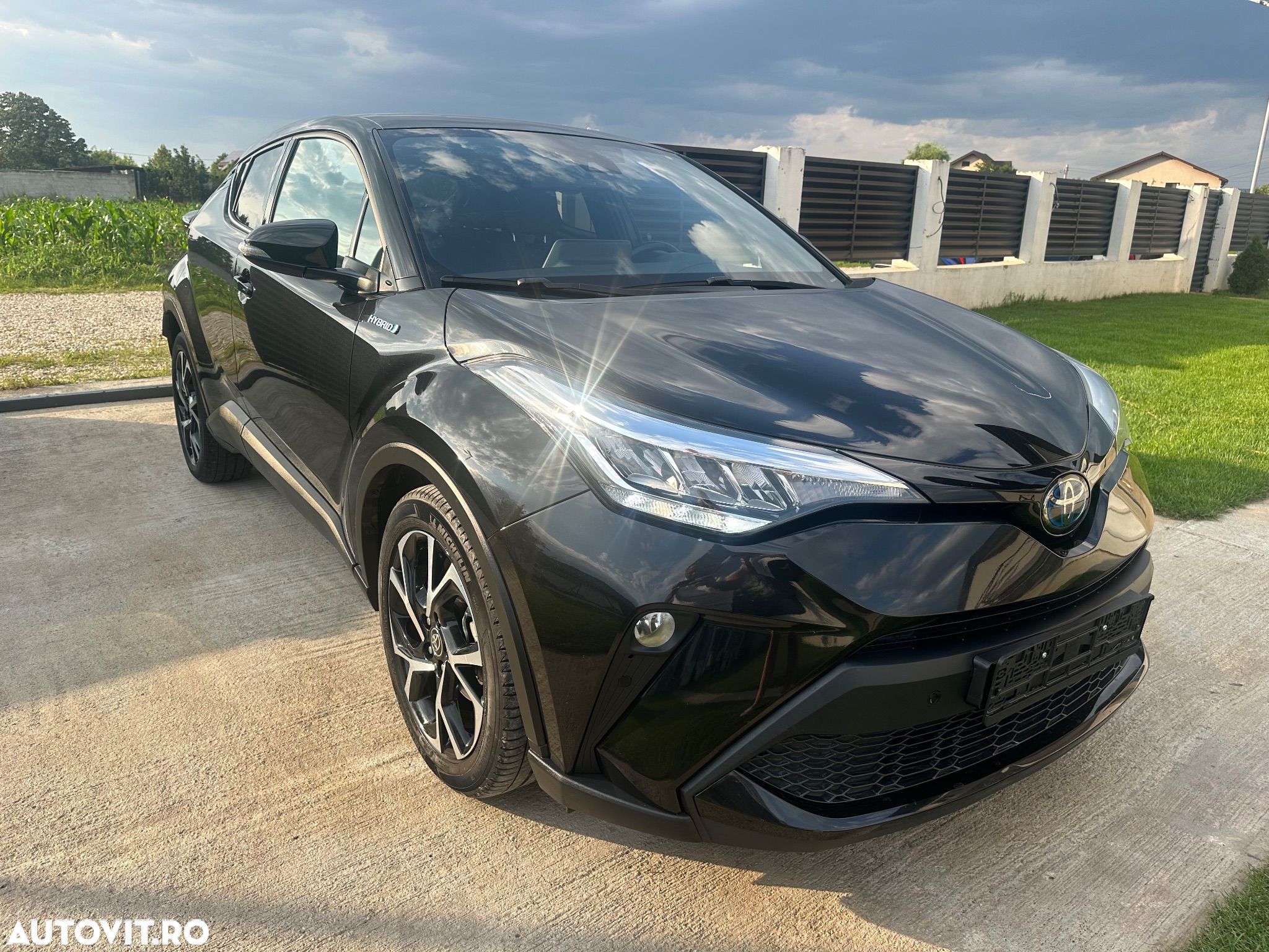 Toyota C-HR 1.8 HSD 122 CP 4x2 CVT C-lassy bi-tone - 1