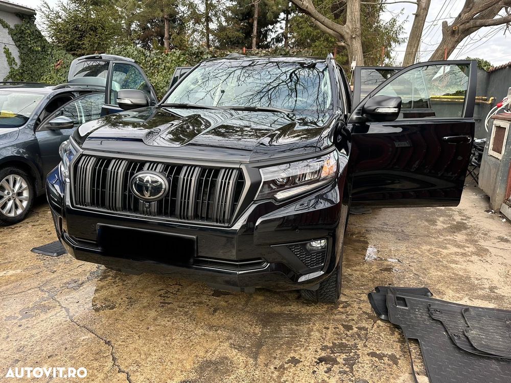 Toyota Land Cruiser 2.8l D-4D 204 CP A/T Luxury Black Matte Edition - 3