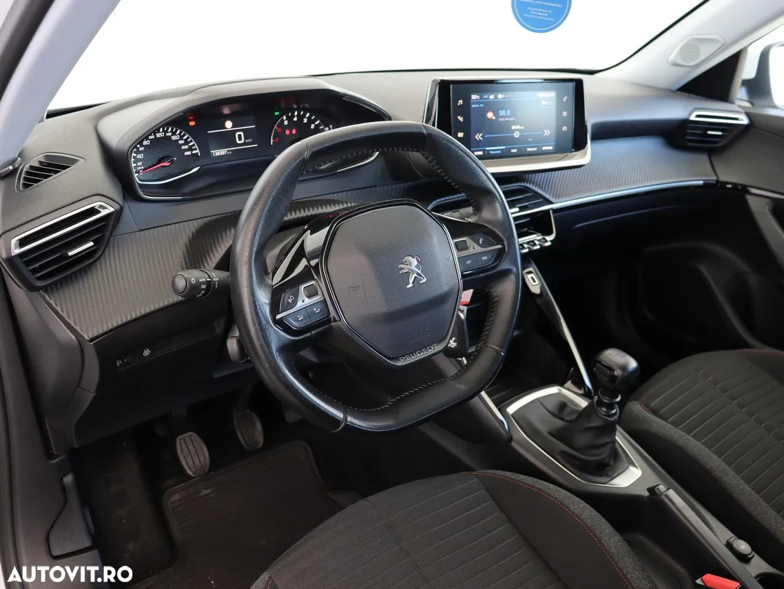 Peugeot 2008 - 7