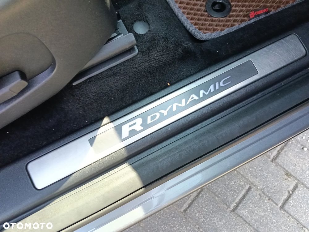 Land Rover Discovery Sport P300e R-Dynamic - 11