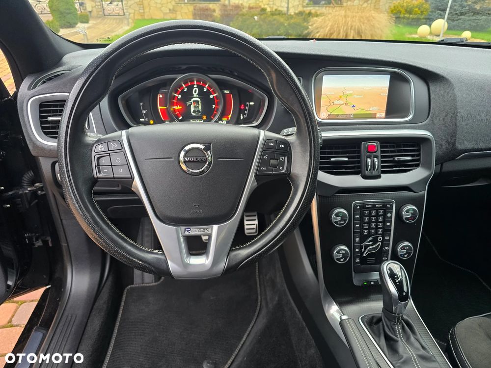 Volvo V40 T4 Drive-E R-Design Momentum - 23