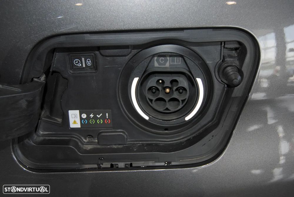 Peugeot 3008 1.6 Hybrid GT e-EAT8 - 16