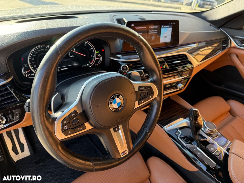 BMW Seria 5 530d xDrive AT - 25