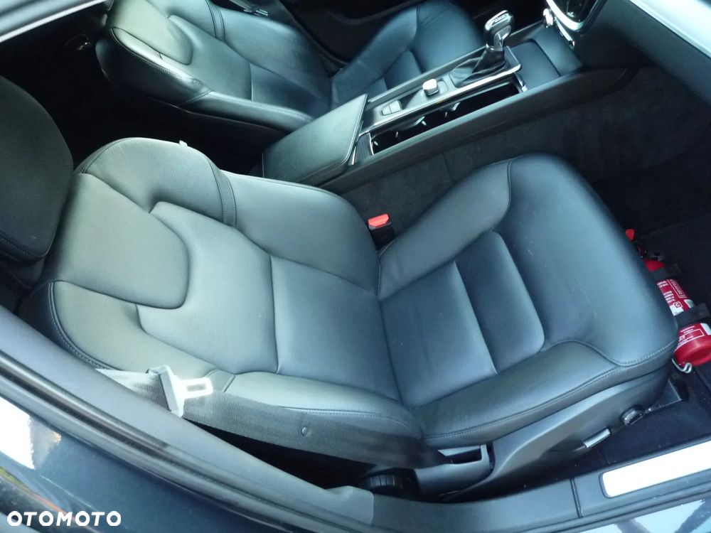 Volvo V60 D3 Drive-E Momentum - 13