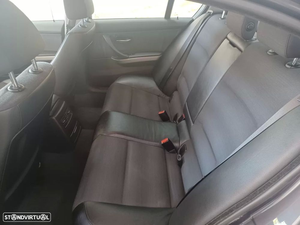 BMW 318 d - 21