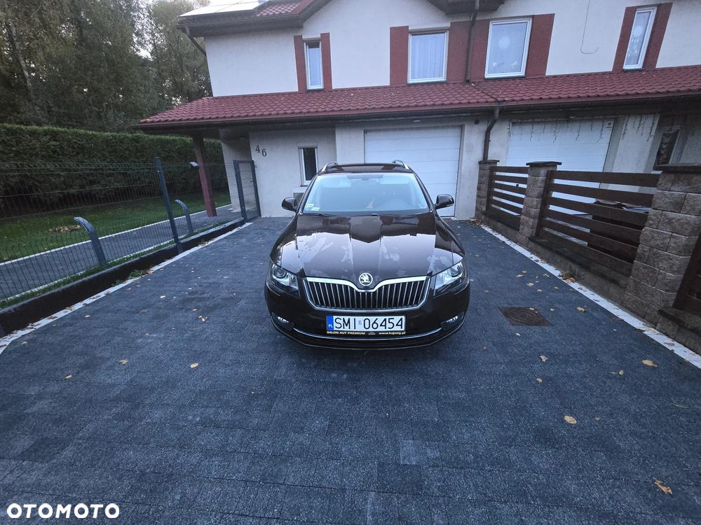 Skoda Superb 2.0 TDI Elegance DSG - 2