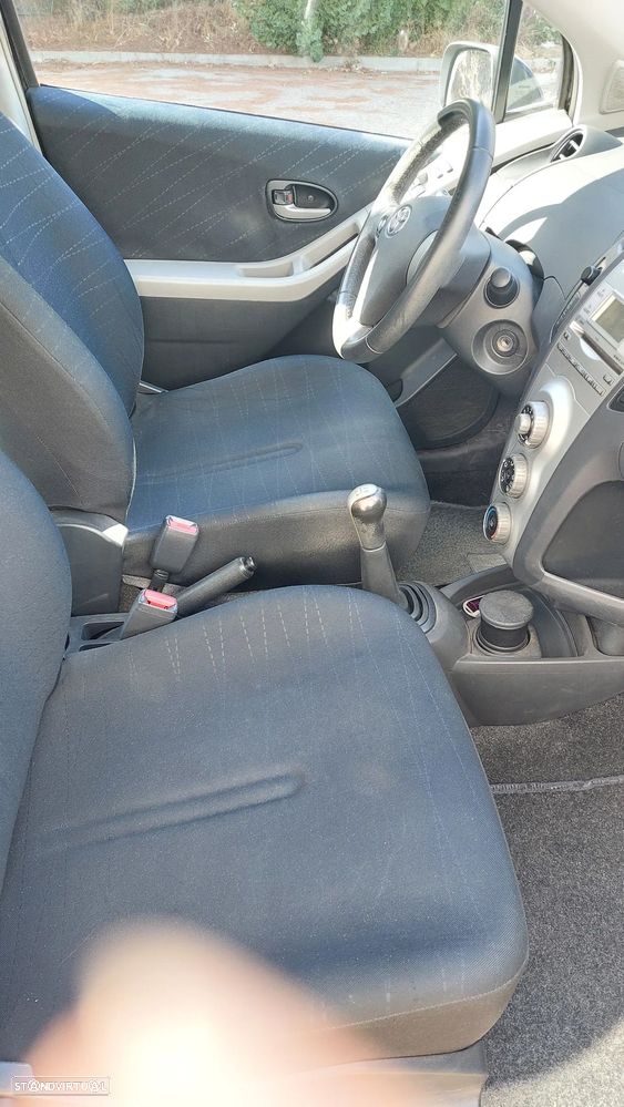 Toyota Yaris 1.4 D-4D AC Manual - 11