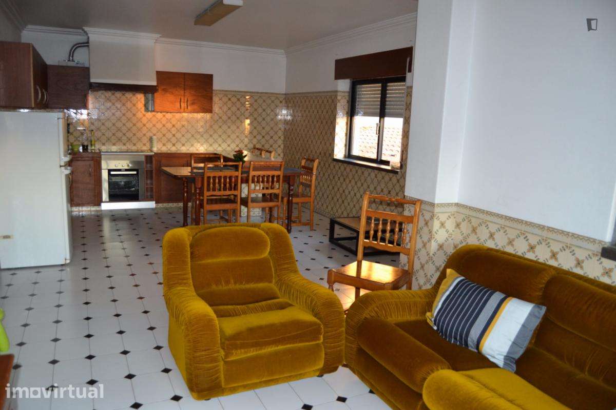 Quarto - localizado em Lisbon - Grande imagem: 5/15