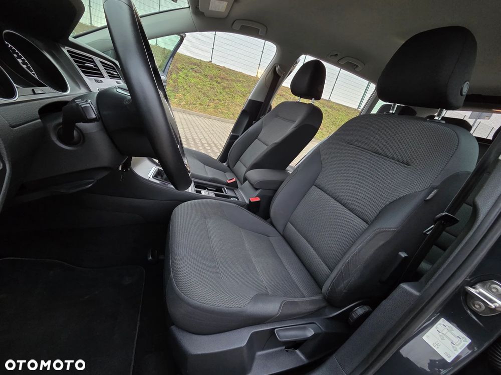 Volkswagen Golf 1.6 TDI BlueMotion Technology Comfortline - 39