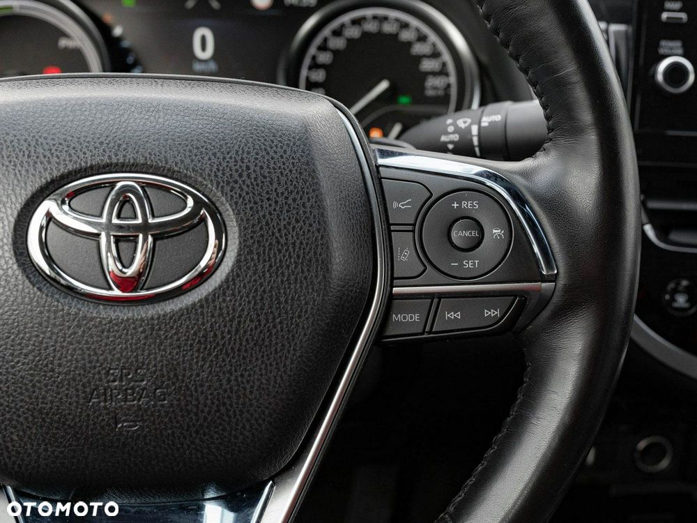 Toyota Camry - 16