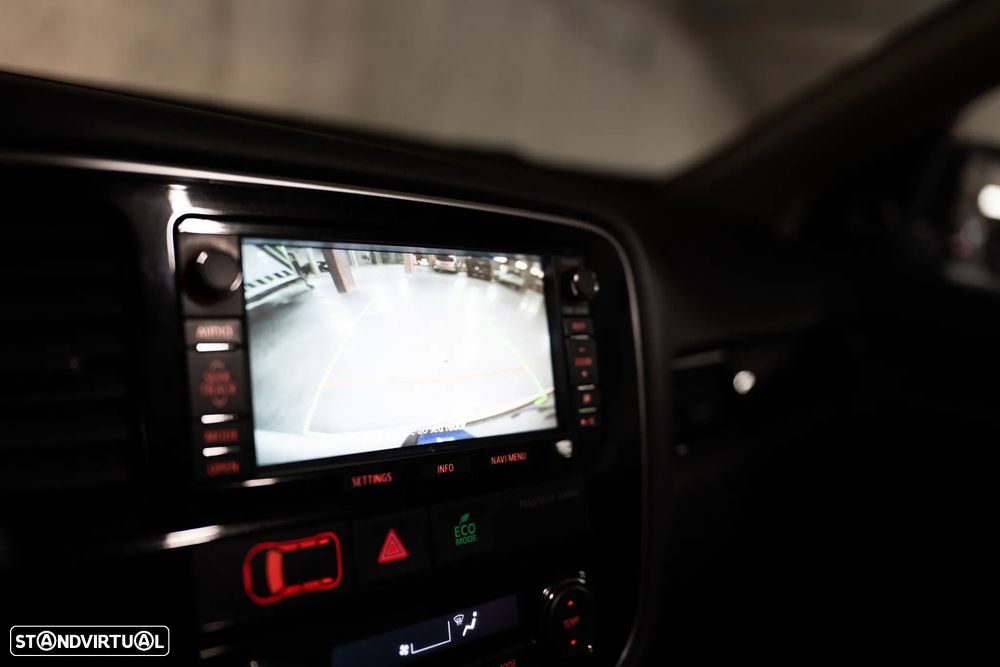 Mitsubishi Outlander 2.0 4WD - 48