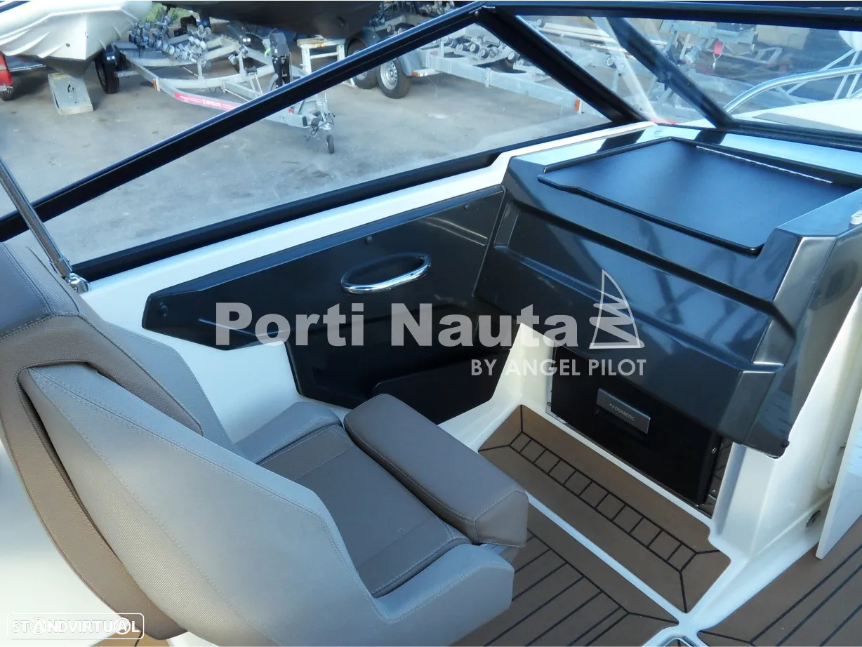 Quicksilver Activ 605 Bowrider - 9