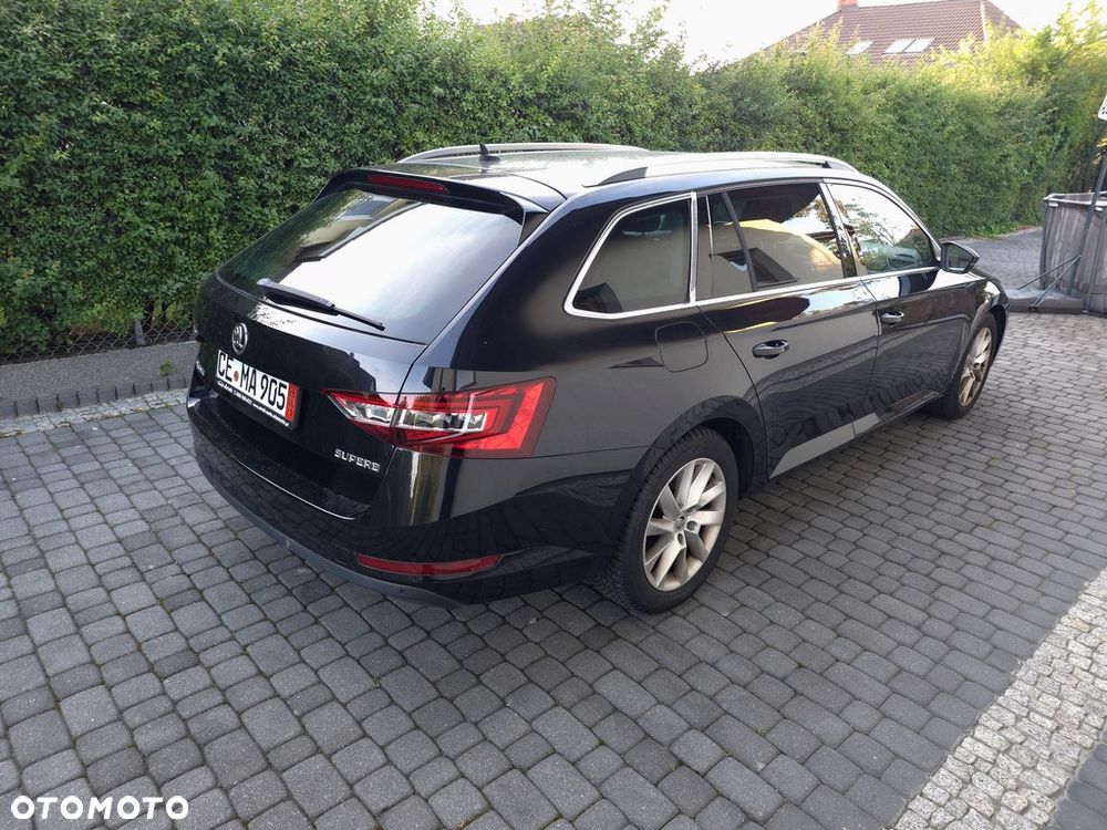 Skoda Superb 2.0 TDI Style DSG - 3