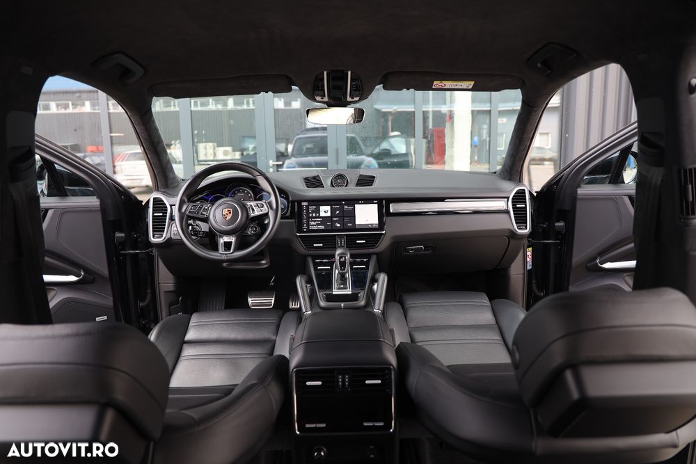 Porsche Cayenne Turbo - 13